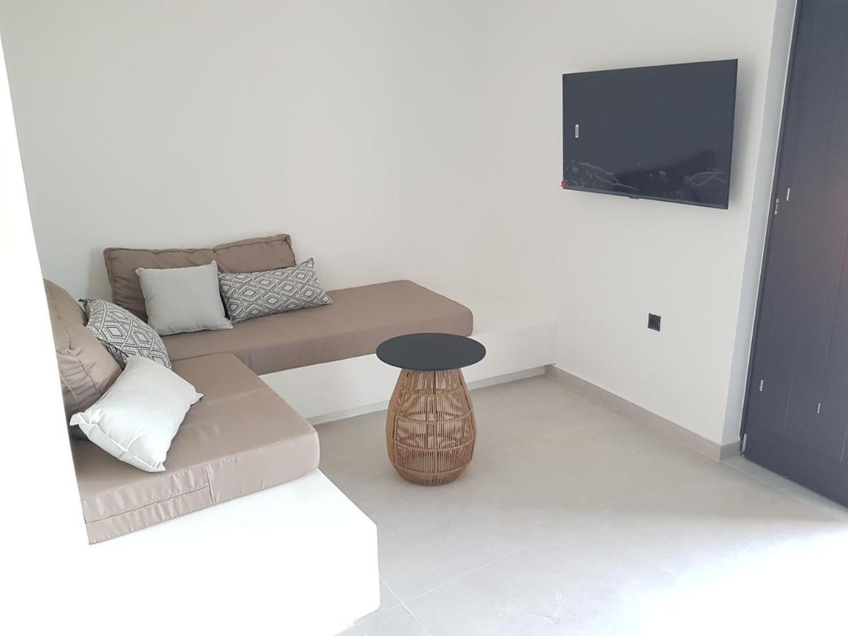 Mylithos Suites Монолитос Екстериор снимка